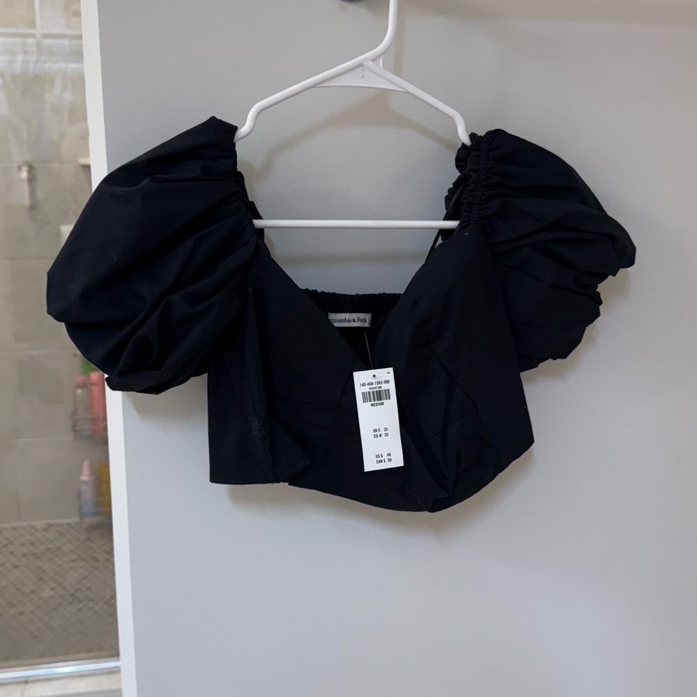 NWT Abercrombie Black Puff Sleeve crop Top